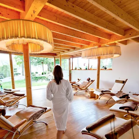 Ramsauhof Pool & Wellness Breakfast & Light Dinner Buffet 호텔 4*