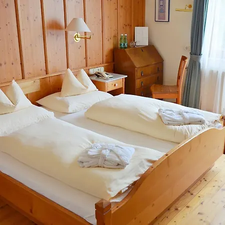 فندق Ramsauhof Pool & Wellness 4*