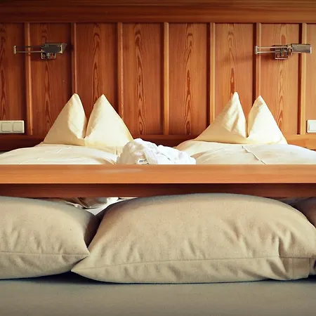 Ramsauhof Pool & Wellness מלון רמסאו אם דכשטיין